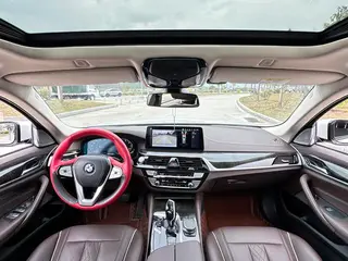 BMW 5 Series 2021 Restyling 525Li Luxury Set interior photo 16 BMW 5 Series 2021 Restyling 525Li Luxury Set interior photo 16