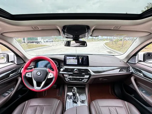 BMW 5 Series 2021 Restyling 525Li Luxury Set interior photo 16 BMW 5 Series 2021 Restyling 525Li Luxury Set interior photo 16