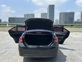 Toyota Levin Plug-in Hybrid 2019 1.8PH GS CVT Versión de élite interior foto 15 Toyota Levin Plug-in Hybrid 2019 1.8PH GS CVT Versión de élite interior foto 15