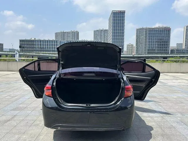Toyota Levin Plug-in Hybrid 2019 1.8PH GS CVT Versión de élite interior foto 15 Toyota Levin Plug-in Hybrid 2019 1.8PH GS CVT Versión de élite interior foto 15