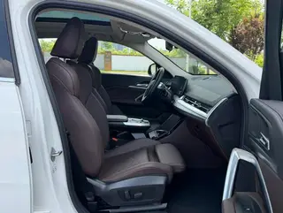 BMW X2 2024 sDrive25i M Sports suit interior photo 13 BMW X2 2024 sDrive25i M Sports suit interior photo 13