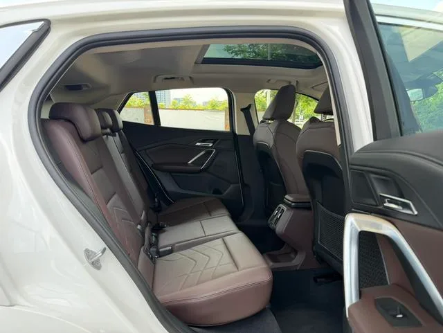 BMW X2 2024 sDrive25i M Sports suit interior photo 14 BMW X2 2024 sDrive25i M Sports suit interior photo 14