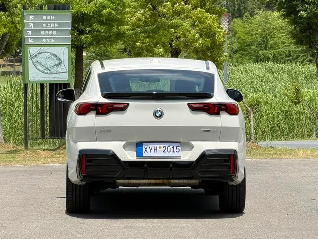 BMW X2 2024 sDrive25i M Sports suit interior photo 18 BMW X2 2024 sDrive25i M Sports suit interior photo 18