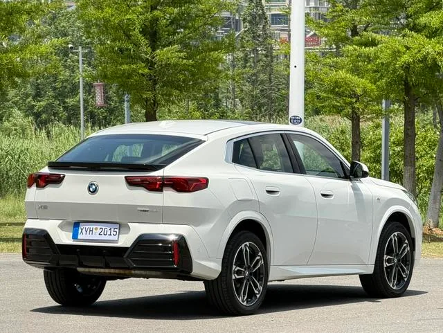 BMW X2 2024 sDrive25i M Sports suit interior photo 19 BMW X2 2024 sDrive25i M Sports suit interior photo 19