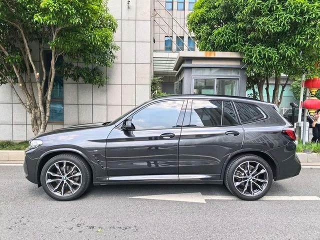 BMW X3 2022 Restyling xDrive30i Premium Class M Obsidian Night Suit exterior photo 4 BMW X3 2022 Restyling xDrive30i Premium Class M Obsidian Night Suit exterior photo 4