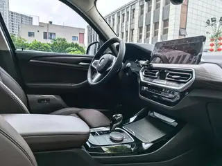 BMW X3 2022 Restyling xDrive30i Premium Class M Obsidian Night Suit interior photo 11 BMW X3 2022 Restyling xDrive30i Premium Class M Obsidian Night Suit interior photo 11