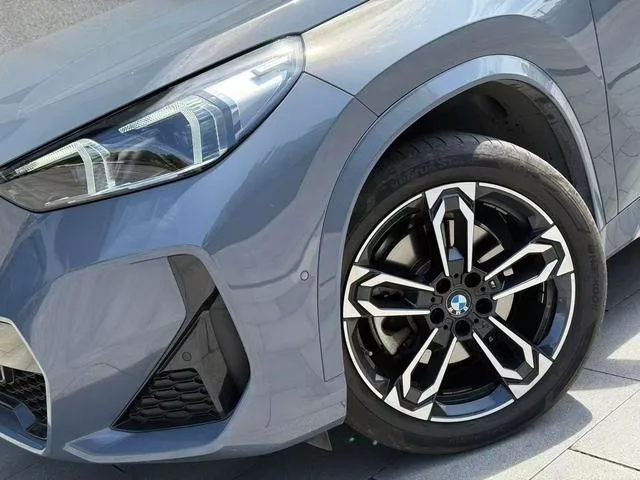 BMW X1 2023 sDrive25Li X Набор дизайна интерьер фото 10 BMW X1 2023 sDrive25Li X Набор дизайна интерьер фото 10