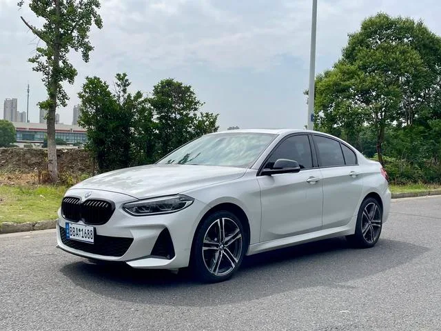 BMW 1 Series 2023 125i M Sports Obsidian Night Edition exterior photo 1 BMW 1 Series 2023 125i M Sports Obsidian Night Edition exterior photo 1