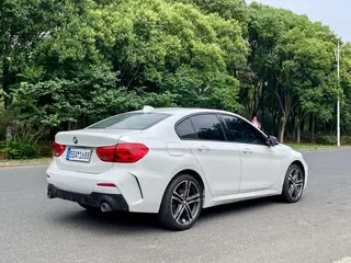 BMW 1 Series 2023 125i M Sports Obsidian Night Edition exterior photo 4 BMW 1 Series 2023 125i M Sports Obsidian Night Edition exterior photo 4