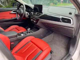 BMW 1 Series 2023 125i M Sports Obsidian Night Edition interior photo 13 BMW 1 Series 2023 125i M Sports Obsidian Night Edition interior photo 13