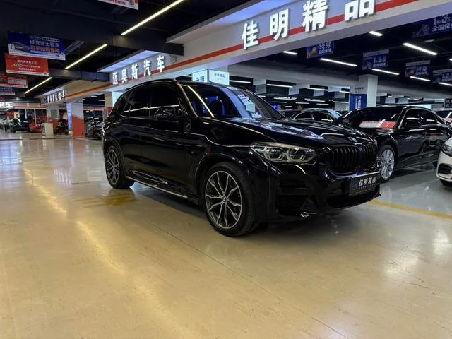 BMW X3 2021 Reforma xDrive30i Líder M Conjunto deportivo exterior foto 3 BMW X3 2021 Reforma xDrive30i Líder M Conjunto deportivo exterior foto 3