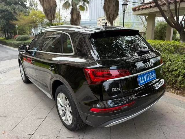 Audi Q5L 2024 40TFSI Lujo y elegante exterior foto 5 Audi Q5L 2024 40TFSI Lujo y elegante exterior foto 5