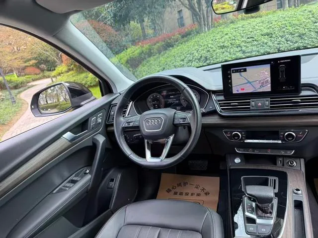 Audi Q5L 2024 40TFSI Lujo y elegante exterior foto 8 Audi Q5L 2024 40TFSI Lujo y elegante exterior foto 8