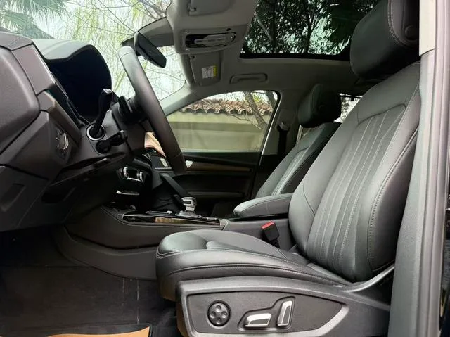 Audi Q5L 2024 40TFSI Lujo y elegante interior foto 14 Audi Q5L 2024 40TFSI Lujo y elegante interior foto 14