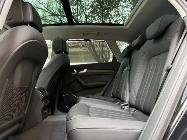 Audi Q5L 2024 40TFSI Lujo y elegante interior foto 15 Audi Q5L 2024 40TFSI Lujo y elegante interior foto 15