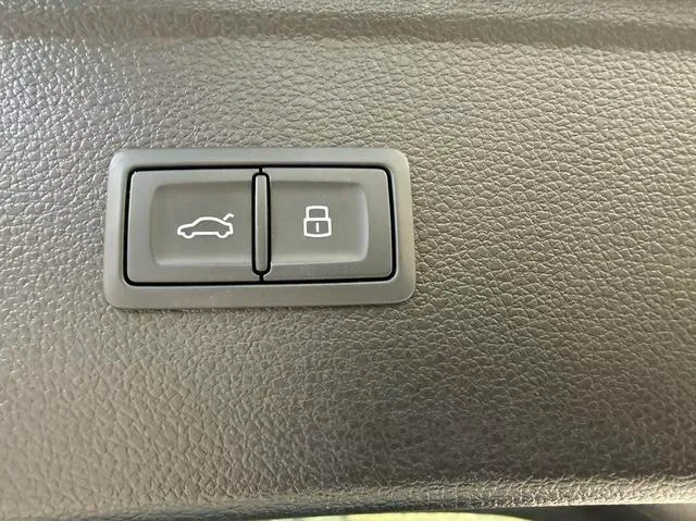 Audi Q5L 2024 40TFSI Lujo y elegante interior foto 18 Audi Q5L 2024 40TFSI Lujo y elegante interior foto 18