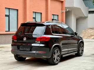 Volkswagen Tiguan 2012 2.0TSI Luxury Edition exterior photo 4 Volkswagen Tiguan 2012 2.0TSI Luxury Edition exterior photo 4