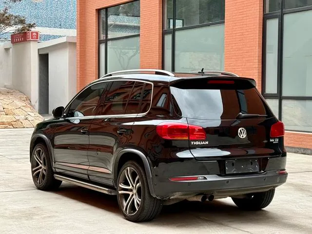 Volkswagen Tiguan 2012 2.0TSI Luxury Edition exterior photo 6 Volkswagen Tiguan 2012 2.0TSI Luxury Edition exterior photo 6