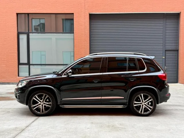Volkswagen Tiguan 2012 2.0TSI Luxury Edition exterior photo 7 Volkswagen Tiguan 2012 2.0TSI Luxury Edition exterior photo 7