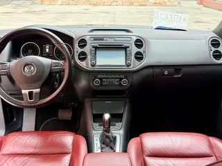 Volkswagen Tiguan 2012 2.0TSI Luxury Edition interior photo 10 Volkswagen Tiguan 2012 2.0TSI Luxury Edition interior photo 10