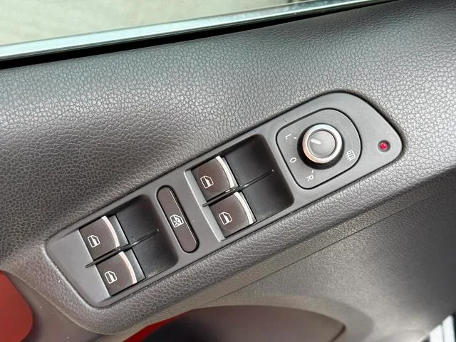 Volkswagen Tiguan 2012 2.0TSI Luxury Edition interior photo 11 Volkswagen Tiguan 2012 2.0TSI Luxury Edition interior photo 11