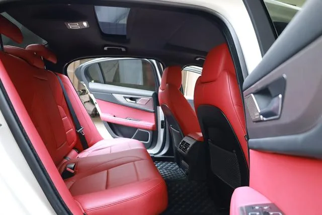 Jaguar XEL 2021 2.0T 200PS R-DYNAMIC Youth Sports Edition exterior photo 5 Jaguar XEL 2021 2.0T 200PS R-DYNAMIC Youth Sports Edition exterior photo 5