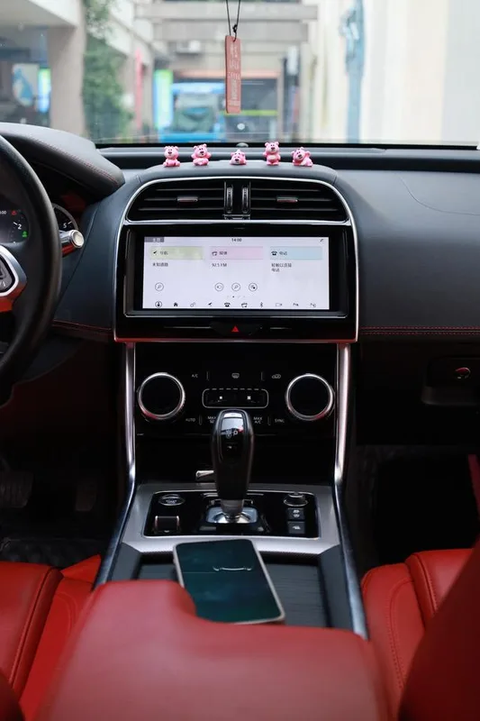 Jaguar XEL 2021 2.0T 200PS R-DYNAMIC Youth Sports Edition interior photo 8 Jaguar XEL 2021 2.0T 200PS R-DYNAMIC Youth Sports Edition interior photo 8