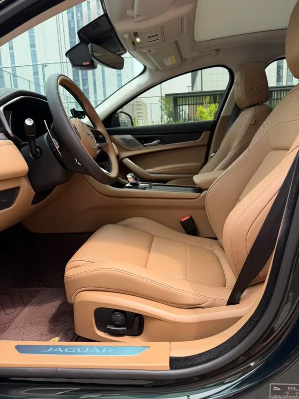 Jaguar XFL 2024 2.0T P250 Two-wheel drive exclusive deluxe edition interior photo 8 Jaguar XFL 2024 2.0T P250 Two-wheel drive exclusive deluxe edition interior photo 8