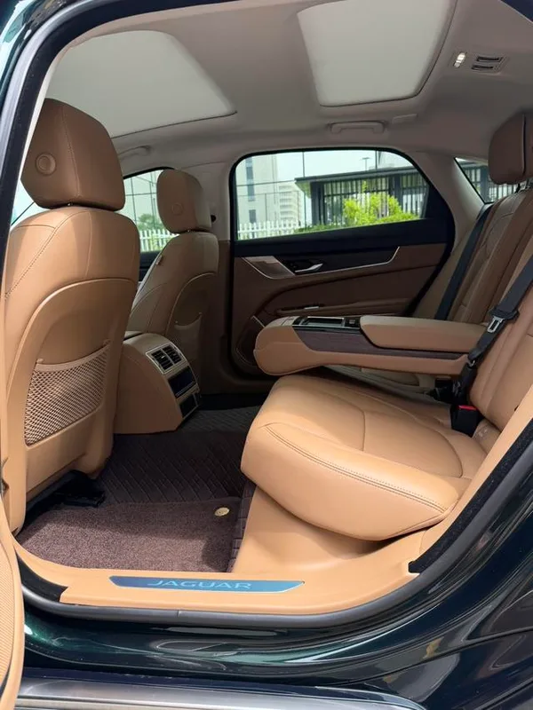 Jaguar XFL 2024 2.0T P250 Two-wheel drive exclusive deluxe edition interior photo 9 Jaguar XFL 2024 2.0T P250 Two-wheel drive exclusive deluxe edition interior photo 9