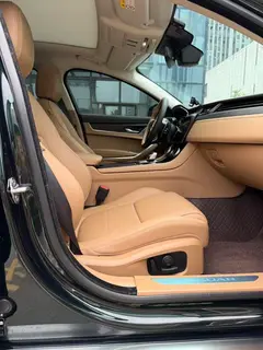 Jaguar XFL 2024 2.0T P250 Two-wheel drive exclusive deluxe edition interior photo 10 Jaguar XFL 2024 2.0T P250 Two-wheel drive exclusive deluxe edition interior photo 10