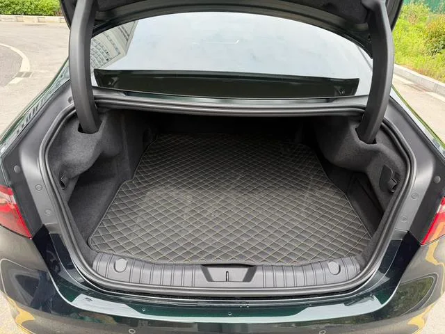 Jaguar XFL 2024 2.0T P250 Two-wheel drive exclusive deluxe edition interior photo 13 Jaguar XFL 2024 2.0T P250 Two-wheel drive exclusive deluxe edition interior photo 13