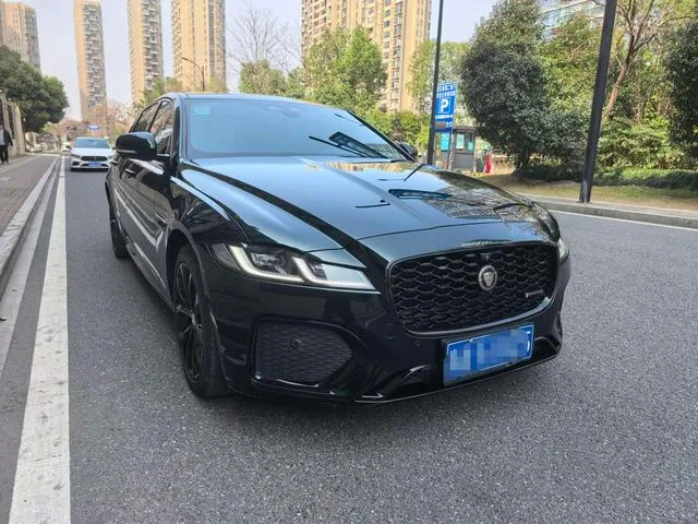 Jaguar XFL 2021 2.0T P250 Four-wheel drive obsidian black sports version exterior photo 3 Jaguar XFL 2021 2.0T P250 Four-wheel drive obsidian black sports version exterior photo 3