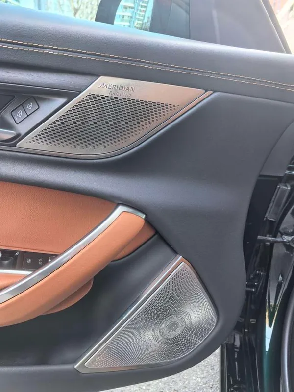 Jaguar XFL 2021 2.0T P250 Four-wheel drive obsidian black sports version interior photo 9 Jaguar XFL 2021 2.0T P250 Four-wheel drive obsidian black sports version interior photo 9