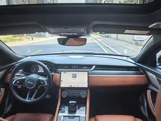 Jaguar XFL 2021 2.0T P250 Four-wheel drive obsidian black sports version interior photo 11 Jaguar XFL 2021 2.0T P250 Four-wheel drive obsidian black sports version interior photo 11