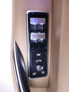 Jaguar XFL 2024 2.0T P250 Two-wheel drive exclusive deluxe edition interior photo 18 Jaguar XFL 2024 2.0T P250 Two-wheel drive exclusive deluxe edition interior photo 18