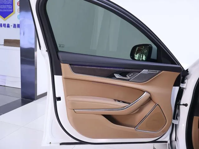 Jaguar XFL 2024 2.0T P250 Two-wheel drive exclusive deluxe edition interior photo 19 Jaguar XFL 2024 2.0T P250 Two-wheel drive exclusive deluxe edition interior photo 19