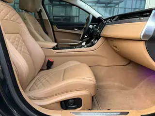 Jaguar XFL 2022 2.0T P250 Two-wheel drive exclusive deluxe edition interior photo 7 Jaguar XFL 2022 2.0T P250 Two-wheel drive exclusive deluxe edition interior photo 7
