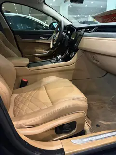 Jaguar XFL 2022 2.0T P250 Two-wheel drive exclusive deluxe edition interior photo 10 Jaguar XFL 2022 2.0T P250 Two-wheel drive exclusive deluxe edition interior photo 10