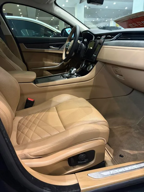 Jaguar XFL 2022 2.0T P250 Two-wheel drive exclusive deluxe edition interior photo 10 Jaguar XFL 2022 2.0T P250 Two-wheel drive exclusive deluxe edition interior photo 10