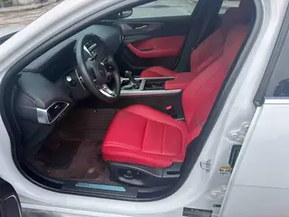 Jaguar XEL 2024 2.0T 250PS R-DYNAMIC S Enterprising Sports Edition interior photo 6 Jaguar XEL 2024 2.0T 250PS R-DYNAMIC S Enterprising Sports Edition interior photo 6