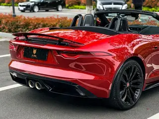 Jaguar F-TYPE 2023 P300 Convertible version R-DYNAMIC BLACK interior photo 19 Jaguar F-TYPE 2023 P300 Convertible version R-DYNAMIC BLACK interior photo 19