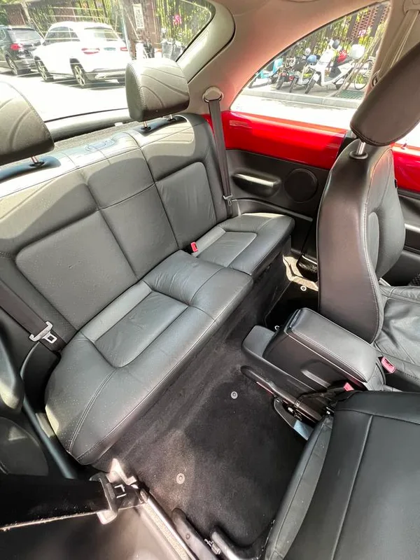 Volkswagen Beetle 2010 1.8T BlackOrange Luxury Edition interior photo 6