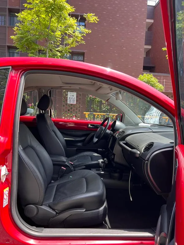Volkswagen Beetle 2010 1.8T BlackOrange Luxury Edition interior photo 7