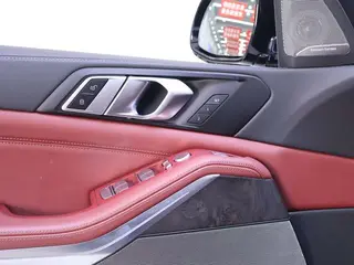 BMW X5 2022 Модификация xDrive 30Li Премиум-класса M Спортивный костюм интерьер фото 18 BMW X5 2022 Модификация xDrive 30Li Премиум-класса M Спортивный костюм интерьер фото 18