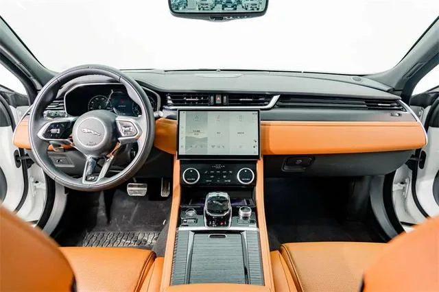 Jaguar XFL 2024 2.0T P300 Edición dorada deportiva insignia con tracción en las cuatro ruedas interior foto 13 Jaguar XFL 2024 2.0T P300 Edición dorada deportiva insignia con tracción en las cuatro ruedas interior foto 13