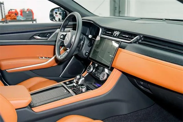 Jaguar XFL 2024 2.0T P300 Edición dorada deportiva insignia con tracción en las cuatro ruedas interior foto 20 Jaguar XFL 2024 2.0T P300 Edición dorada deportiva insignia con tracción en las cuatro ruedas interior foto 20