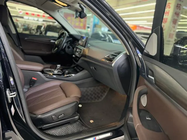 BMW X3 2023 xDrive30i Líder M Traje de noche Yao interior foto 8 BMW X3 2023 xDrive30i Líder M Traje de noche Yao interior foto 8