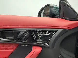Jaguar F-TYPE 2024 P300 75 Edición convertible de la colección de aniversario interior foto 10 Jaguar F-TYPE 2024 P300 75 Edición convertible de la colección de aniversario interior foto 10