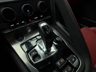 Jaguar F-TYPE 2024 P300 75 Edición convertible de la colección de aniversario interior foto 12 Jaguar F-TYPE 2024 P300 75 Edición convertible de la colección de aniversario interior foto 12