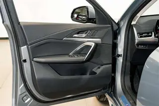 BMW X2 2024 sDrive25i M Sports suit interior photo 17 BMW X2 2024 sDrive25i M Sports suit interior photo 17